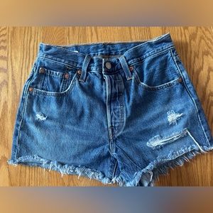 Levi’s 501 denim cut off jean shorts size 25